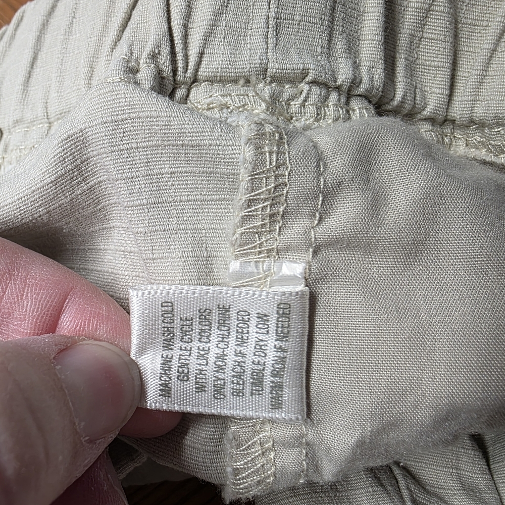 C J Banks Plus Size 2X Elastic Waist Capris Light Khaki - Picture 7 of 8